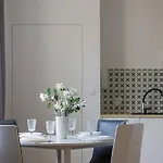 Stylish One Bedroom In With Balcony By Renters Apartment Warschau