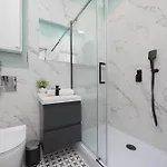 Stylish One Bedroom In With Balcony By Renters * Warschau