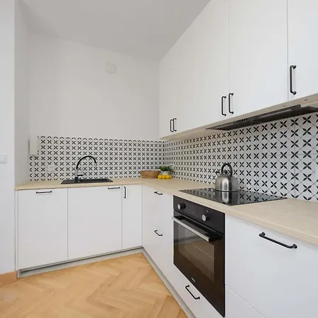 Appartement Stylish One Bedroom In With Balcony By Renters
